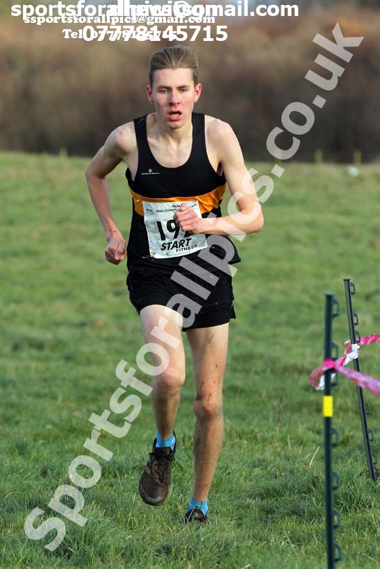 Senior mens cross country, 2019 North Eastern Cross Country Champs., Alnwick, Northumberland.  Photo: David T. Hewitson/Sports for All Pics